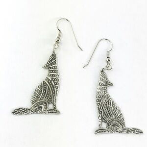 Coyote Dangle Earrings Howling Wolf Diamond Cut Silver Tone New Without Tags